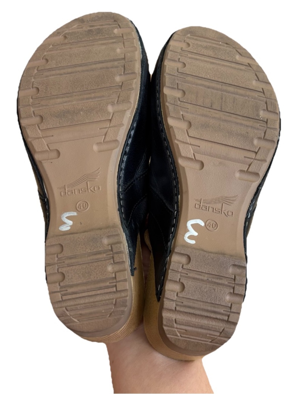 Dansko Tammy Milled Burnished Clog Shoe Size 40 US 9.5-10 Black Leather - Picture 4 of 6